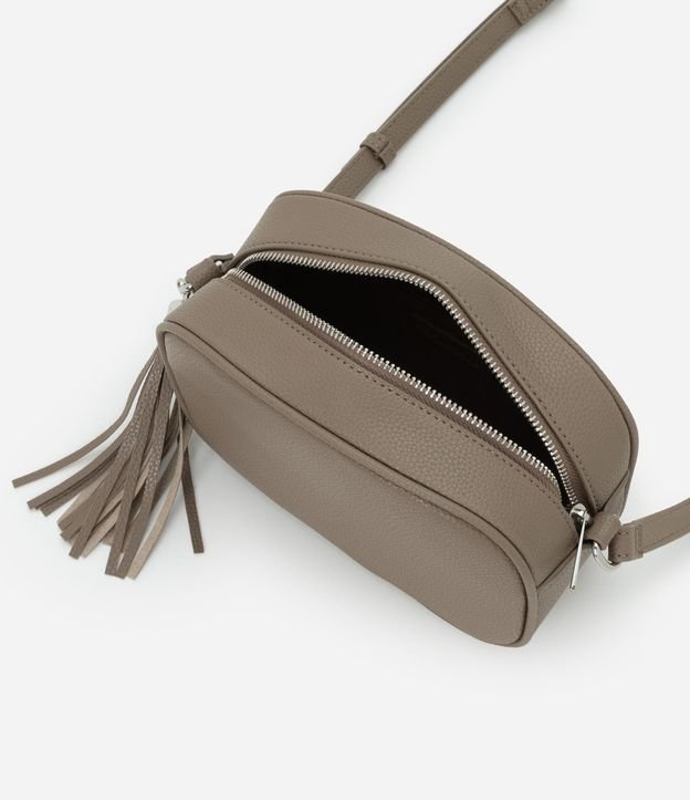 Cartera Pequeña Transversal con Detalle de Borla 4