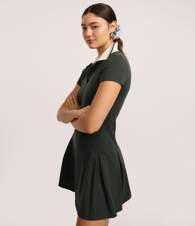 Vestido Corto en Rib con Cuello Polo Contrastante 3