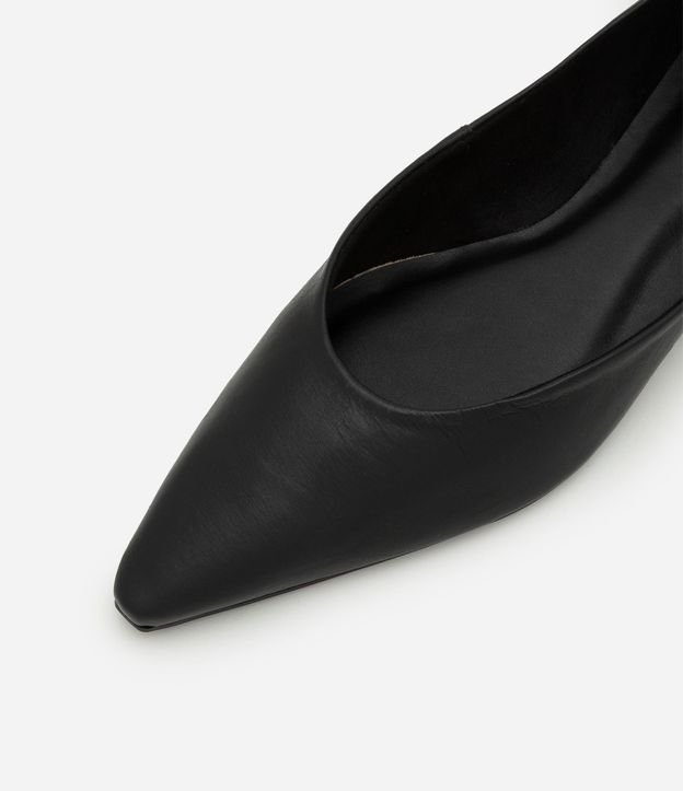Zapatilla en Cuero con Punta Fina 5