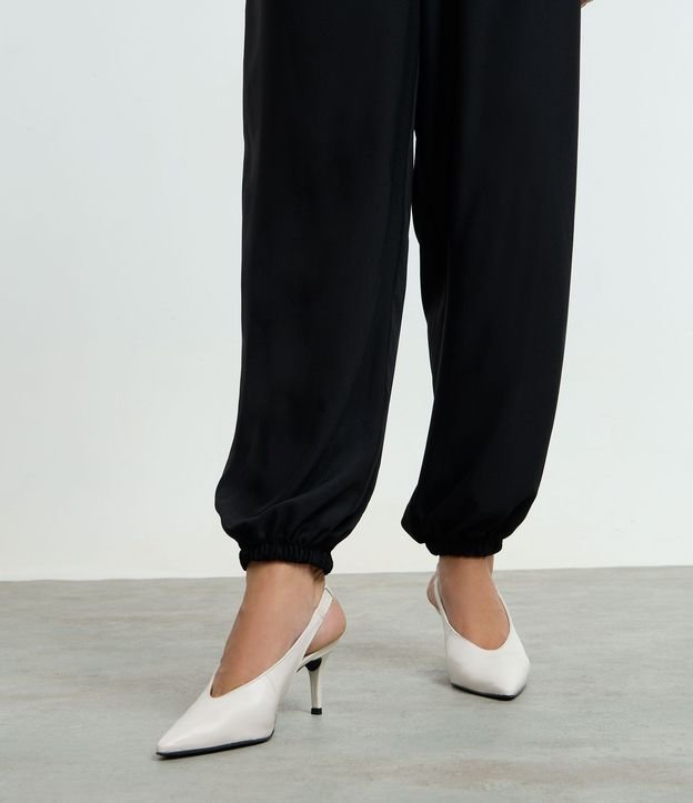 Zapato Tacones Slingback en Cuero con Escote V 6