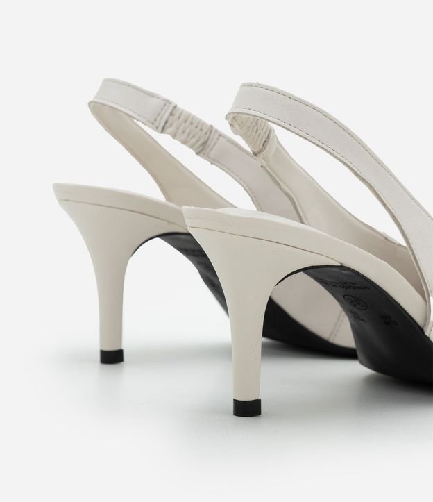 Zapato Tacones Slingback en Cuero con Escote V 5