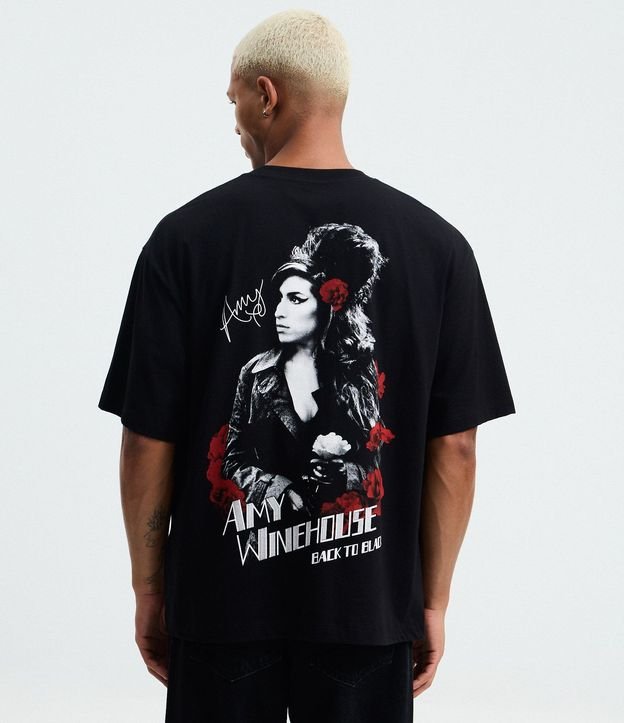 Remera Boxy con Estampado Amy Winehouse 2