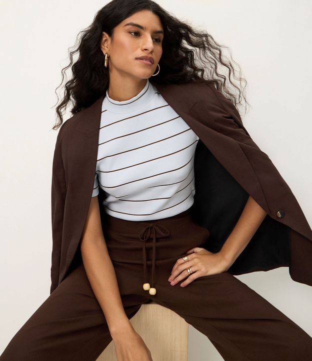 Blusa en Rib con Cuello Mediano y Estampa Rayada 5