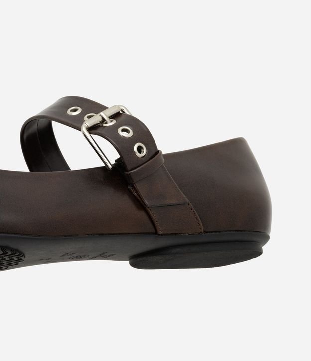 Zapatilla en PU con Hebillas Ajustables y Ojale 5