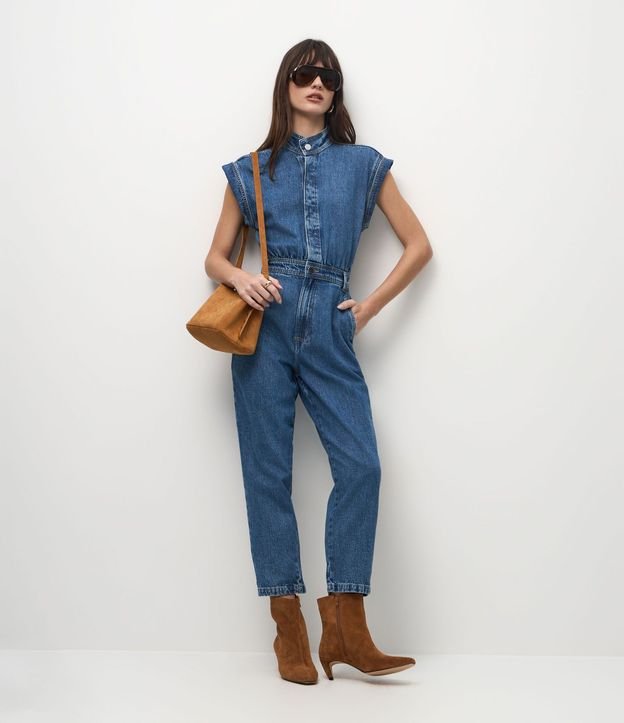 Mono Utilitário en Jeans con Cuello Padre y Cintura Ajustada 1