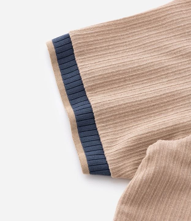 Remera en Algodón Texturizado con Cuello y Manga Contrastante 4