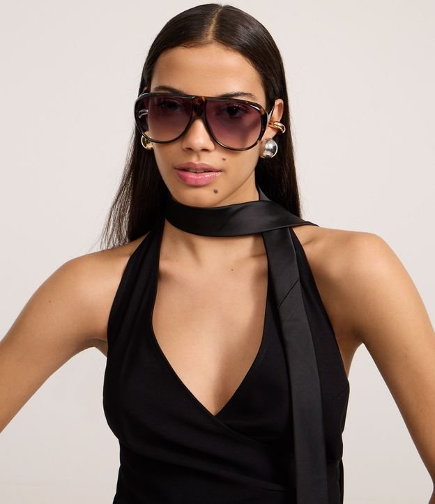Blusa Frente Única Traspasada con Punta Asimétrica 4