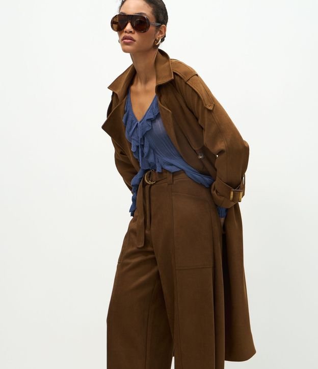 Pantalón Barrel en Gamuza con Cintura Estructurado y Cinto con Hebilla 3