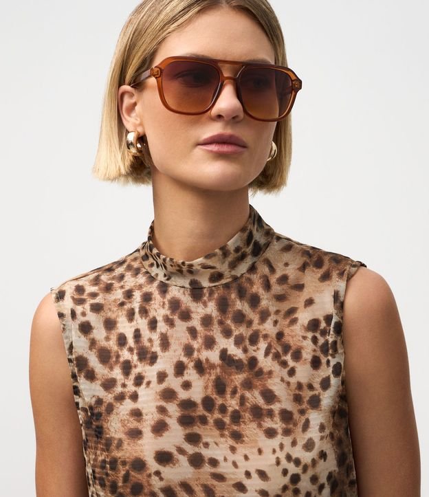 Blusa en Tule Alargada con Cuello Alto y Estampado Animal Print 4