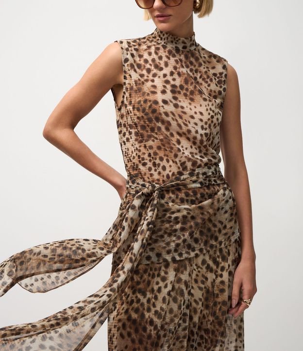 Blusa en Tule Alargada con Cuello Alto y Estampado Animal Print 5