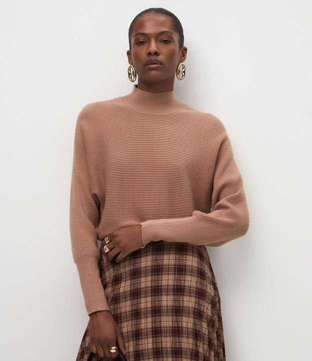 Blusa Regular en Punto con Cuello Alto