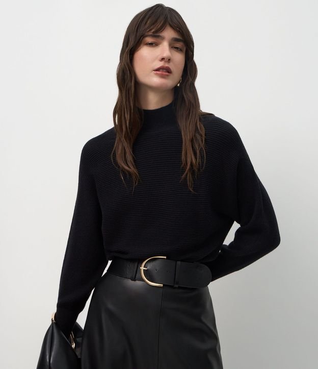 Blusa Regular en Punto con Cuello Alto