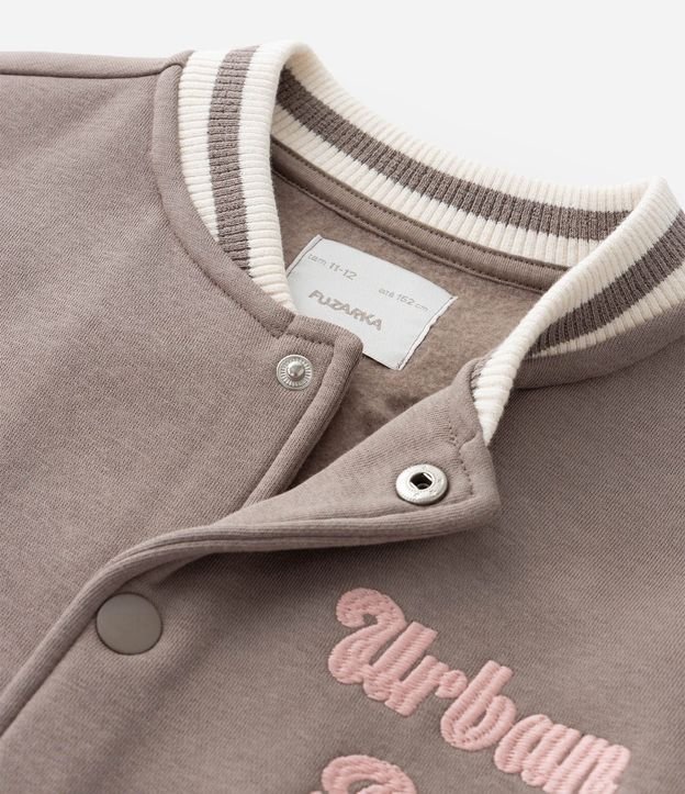 Campera Bomber Infantil con Bordados Lettering – Talle 5 a 14 años 4