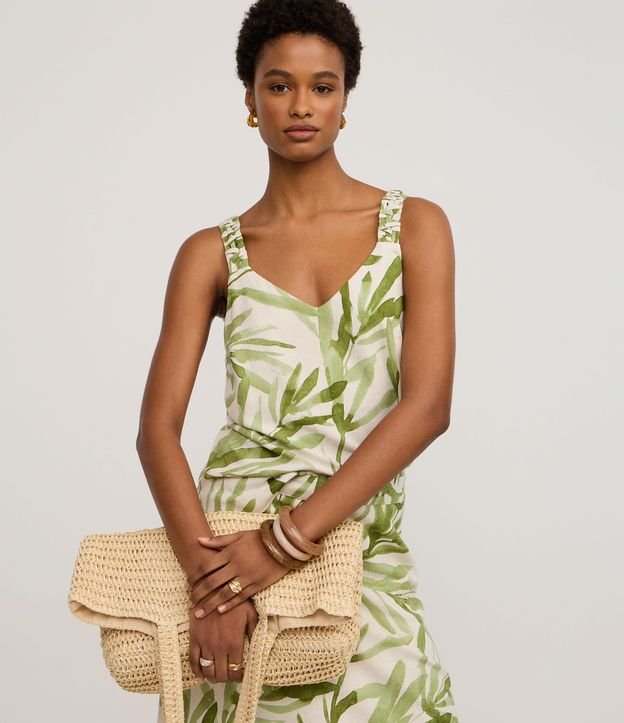 Musculosa en Viscolino con Estampado Follaje y Cuello V