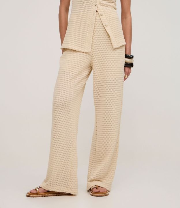Pantalón Recto en Punto de Malla Texturizada con Punto Diferenciado 4