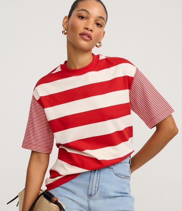 Remera T-Shirt Rayada en Algodón con Costura Aparente