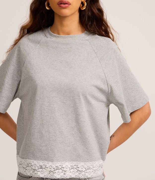 Remera en Algodón con Manga Raglán y Ruedo de Encaje 3