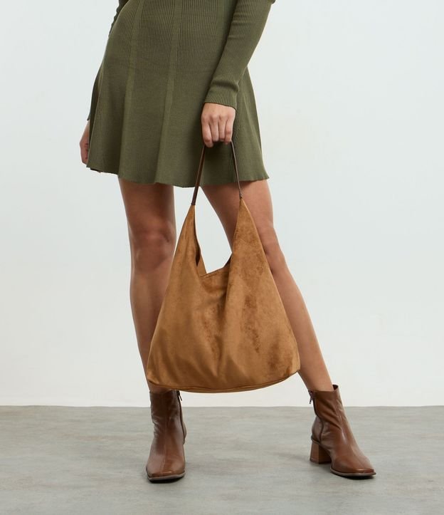 Cartera Hobo Grande en Gamuza con Asa Contrastante 7