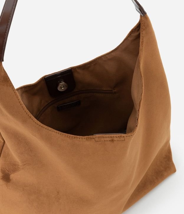 Cartera Hobo Grande en Gamuza con Asa Contrastante 5