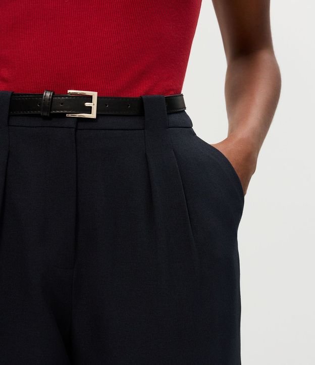 Pantalón Recto en Crepé con Cinturón en la Cintura y Pliegues 4