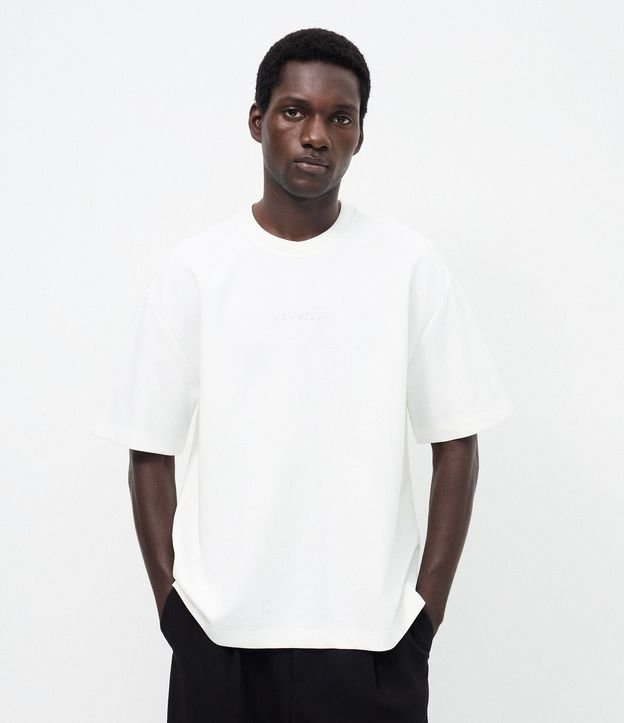 Remera Boxy en Poliéster con Lettering Novateur 1