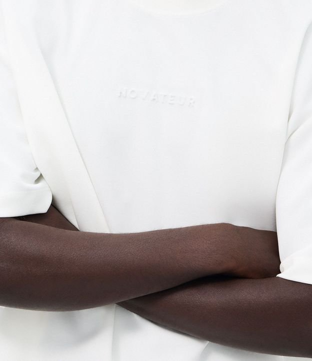 Remera Boxy en Poliéster con Lettering Novateur 3