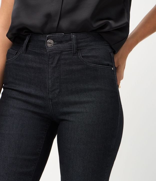 Pantalón Recto en Jeans con Elastano y Cintura Alta 4