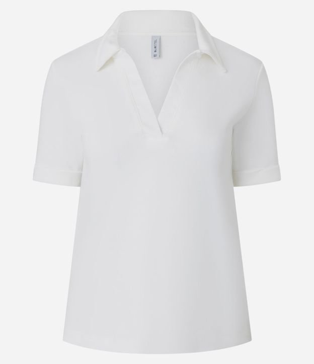 Blusa Polo en Gamuza con Cuello Abierta 6
