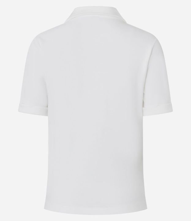 Blusa Polo en Gamuza con Cuello Abierta 7