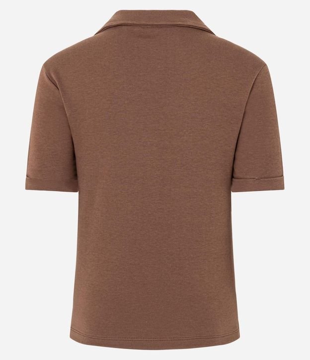 Blusa Polo en Gamuza con Cuello Abierta 8