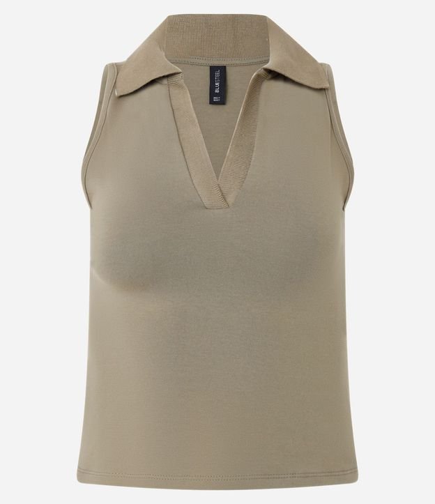 Blusa Polo en Escote V sin Mangas 4