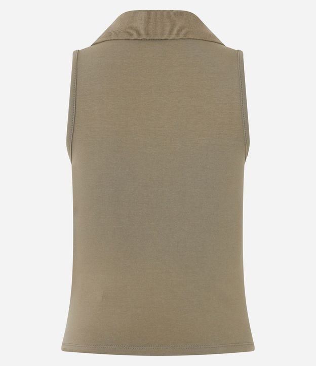 Blusa Polo en Escote V sin Mangas 6