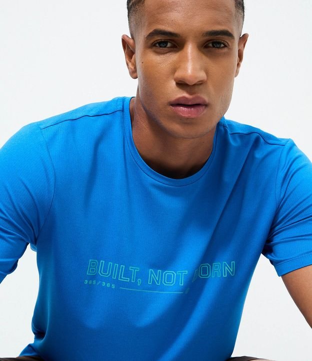 Remera Manga Corta Dry con Lettering Reflectante
