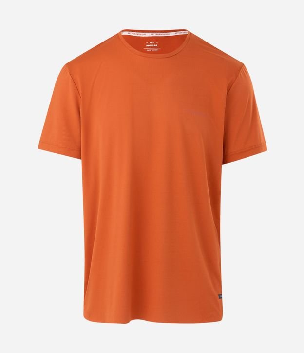 Remera Deportiva en Tecnologia Dry con Estampa Lettering Texturizada 2