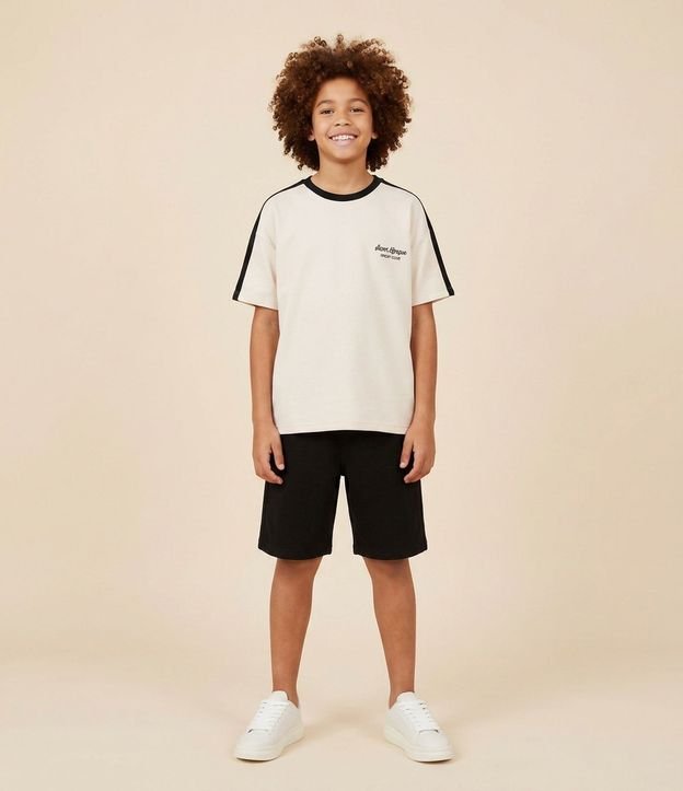 Remera Infantil con Bordado Localizado – Talle 5 a 14 años 1