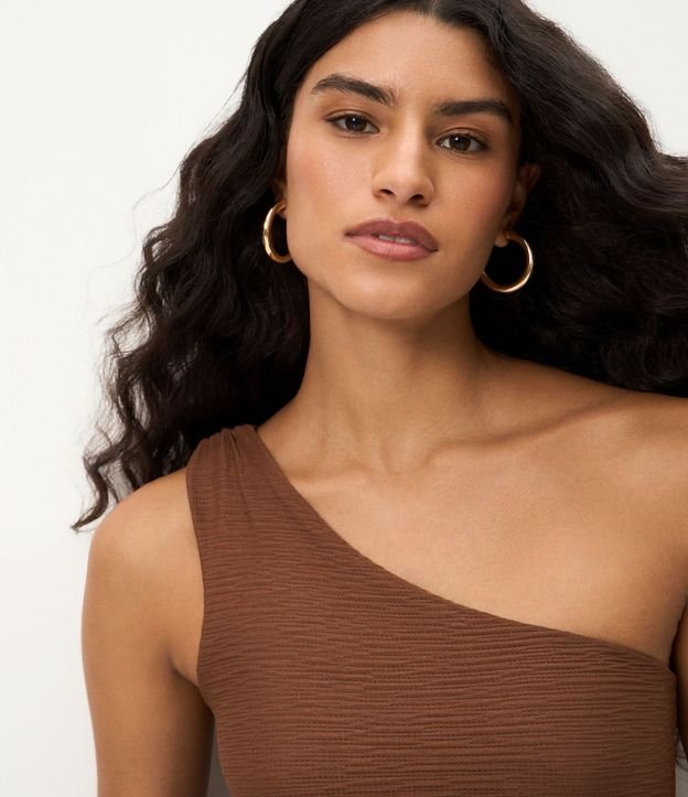 Blusa Texturizada en Anarruga Escote Hombro Único 3