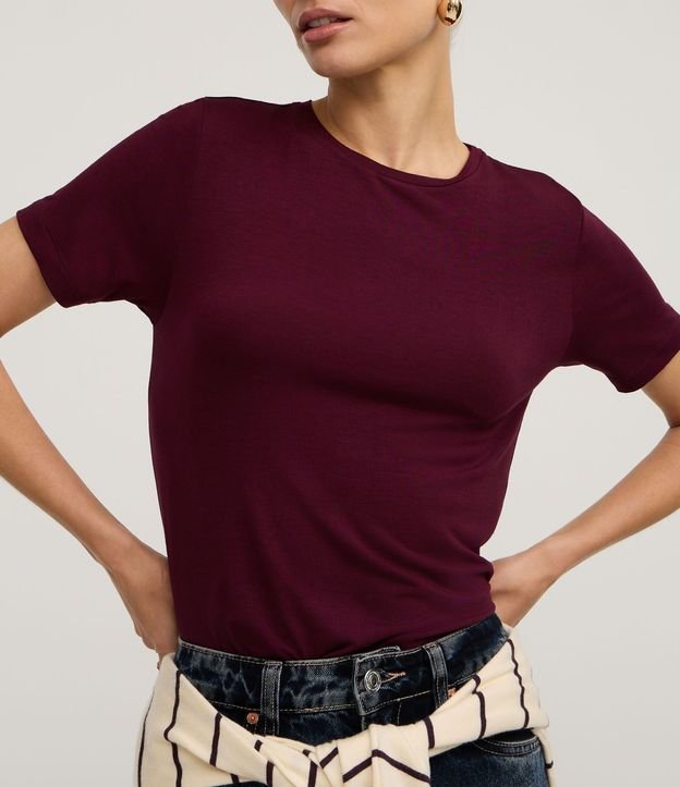 Blusa Básica en Viscosa con Cuello Redondo 5