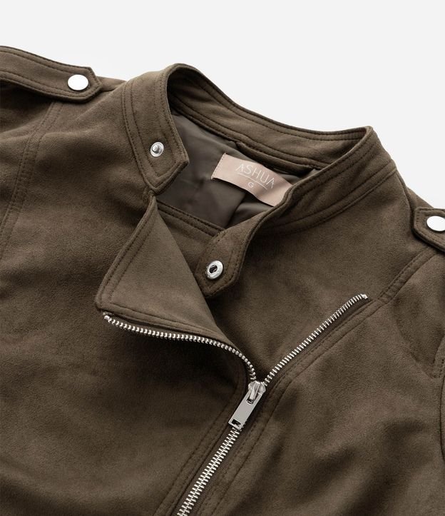 Campera Biker en Gamuza con Cremallera en los Bolsillos Curve & Plus Size 10