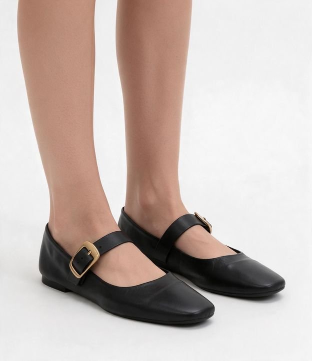Zapatilla de Cuero con Hebilla Quadrada
