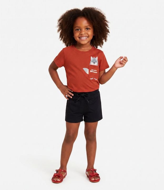 Remera Infantil con Pequeño Bolsillo Interactivo – Talle 1 a 5/6 años
