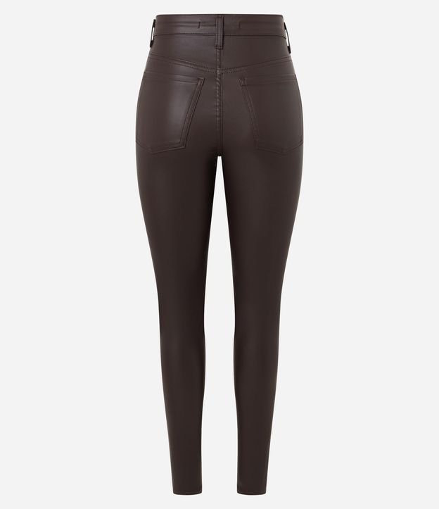 Pantalón Skinny en Sarga Resinada con Cintura Mediana 6