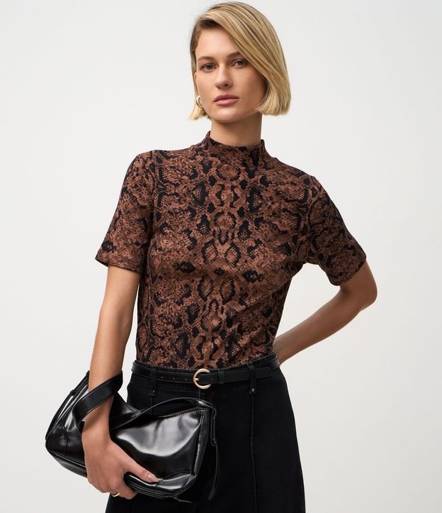 Blusa Acanalada en Rib con Estampa Cobra