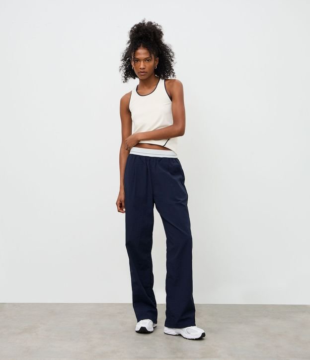 Pantalón Deportiva con Tecnologia Dry y Elástico Contrastante