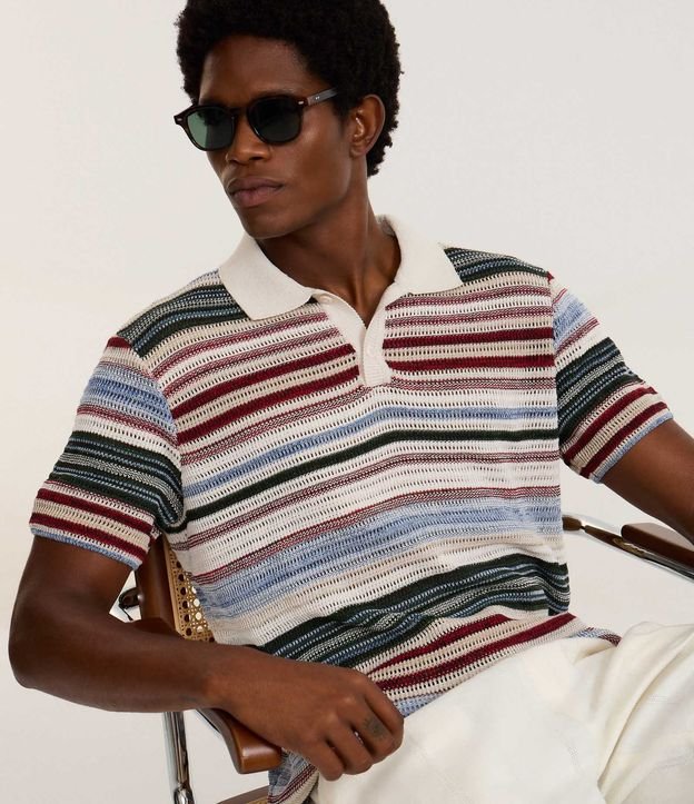Remera Polo Texturizada con Estampado Rayada 4