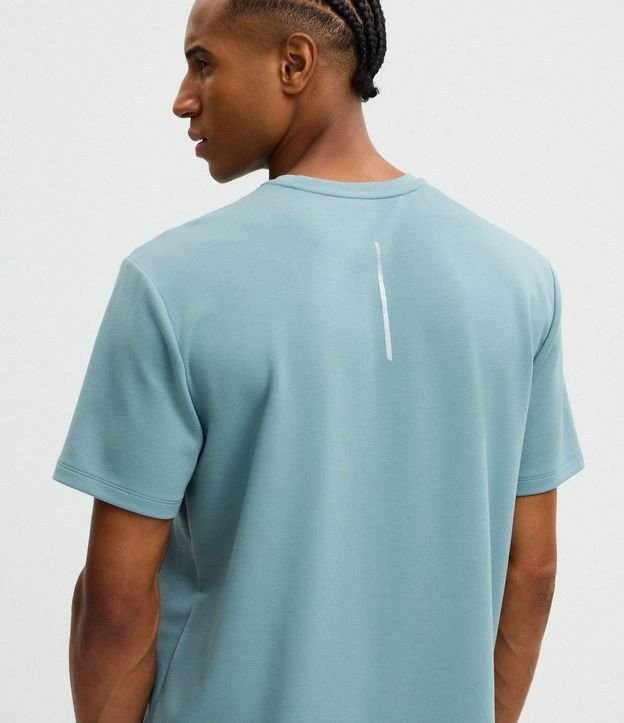 Remera Comfort Deportiva en Tech Fleece con Tecnologia Dry 3