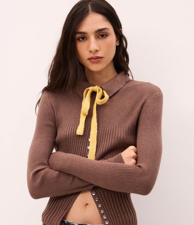 Blusa Regular en Punto con Mini Botones y Cuello Polo 2