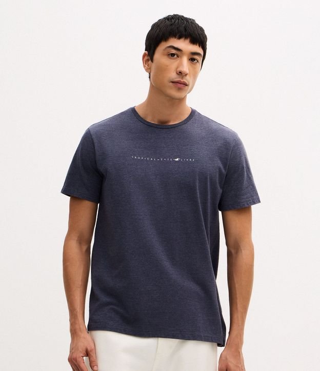 Remera Comfort en Algodón con Estampa Localizada Tropicalmente