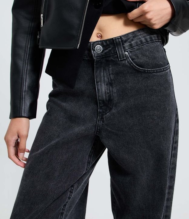 Pantalón Baggy Cintura Mediana en Jeans con 05 Bolsillos 5