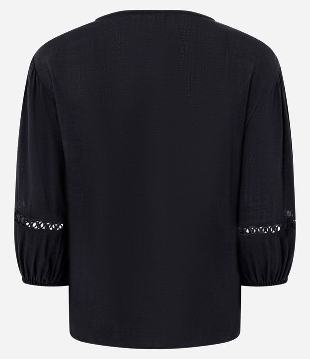 Blusa Texturizada en Viscosa con Recorte Fruncido 8