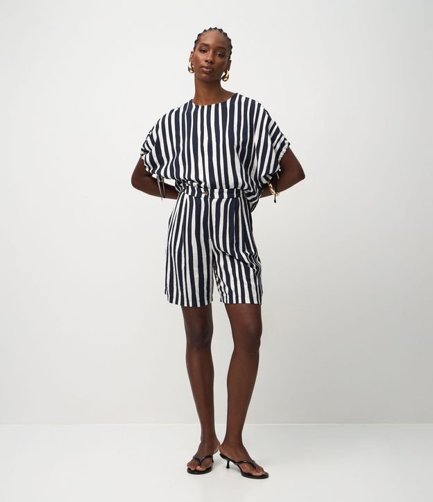 Short Maquinetado con Estampado de Rayas y Cintura Elástica